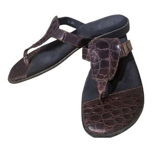 New leather flat sandals